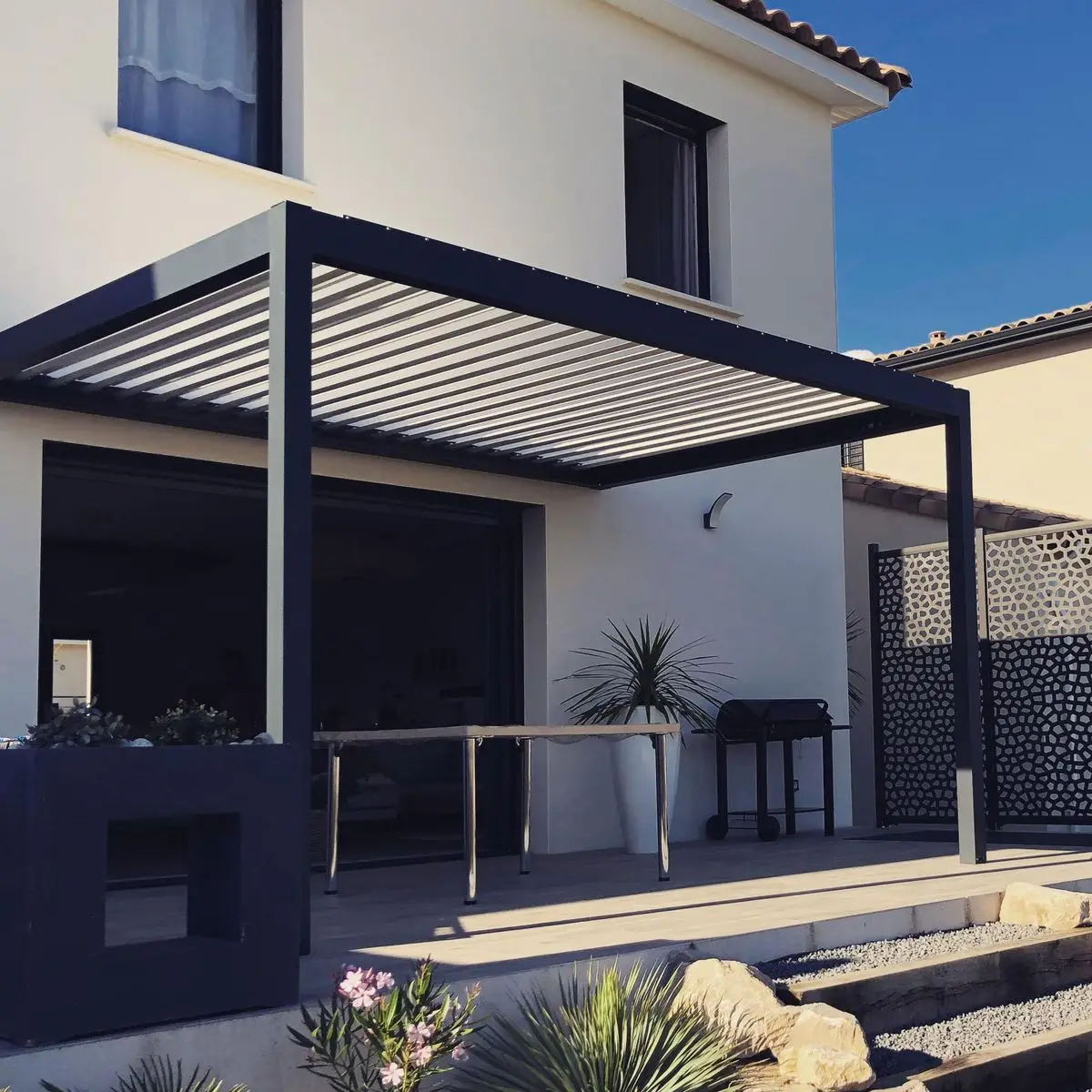 Powder Coating Electric Aluminium Gazebo Poolside Sun Shade Pergola Custom Made Louver Roofing Outdoor Glass Terrace Roof Canopy