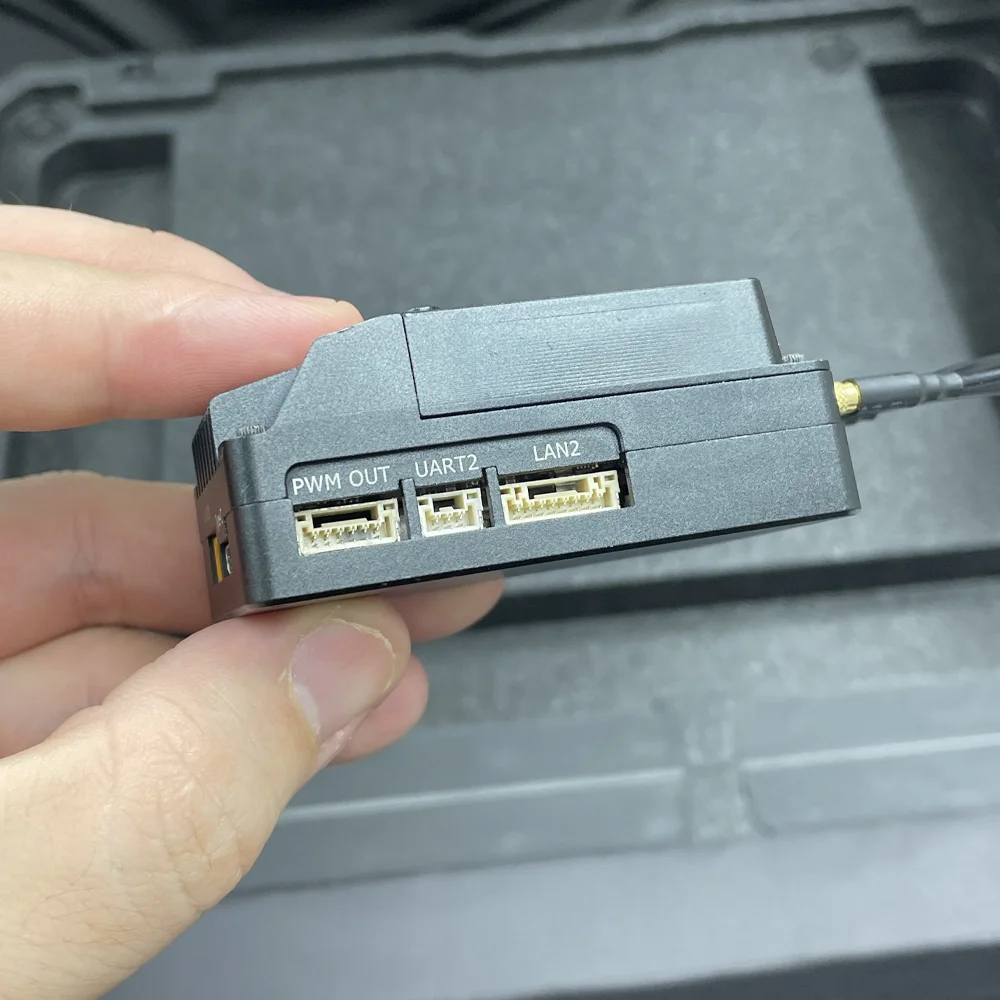 

Новый SIYI UnirRC 10PRO, отличное управление, стабильный Mastery 1080 HD, большой экран, трехчастотная передача 45 км для дрона, автомобиля, робота