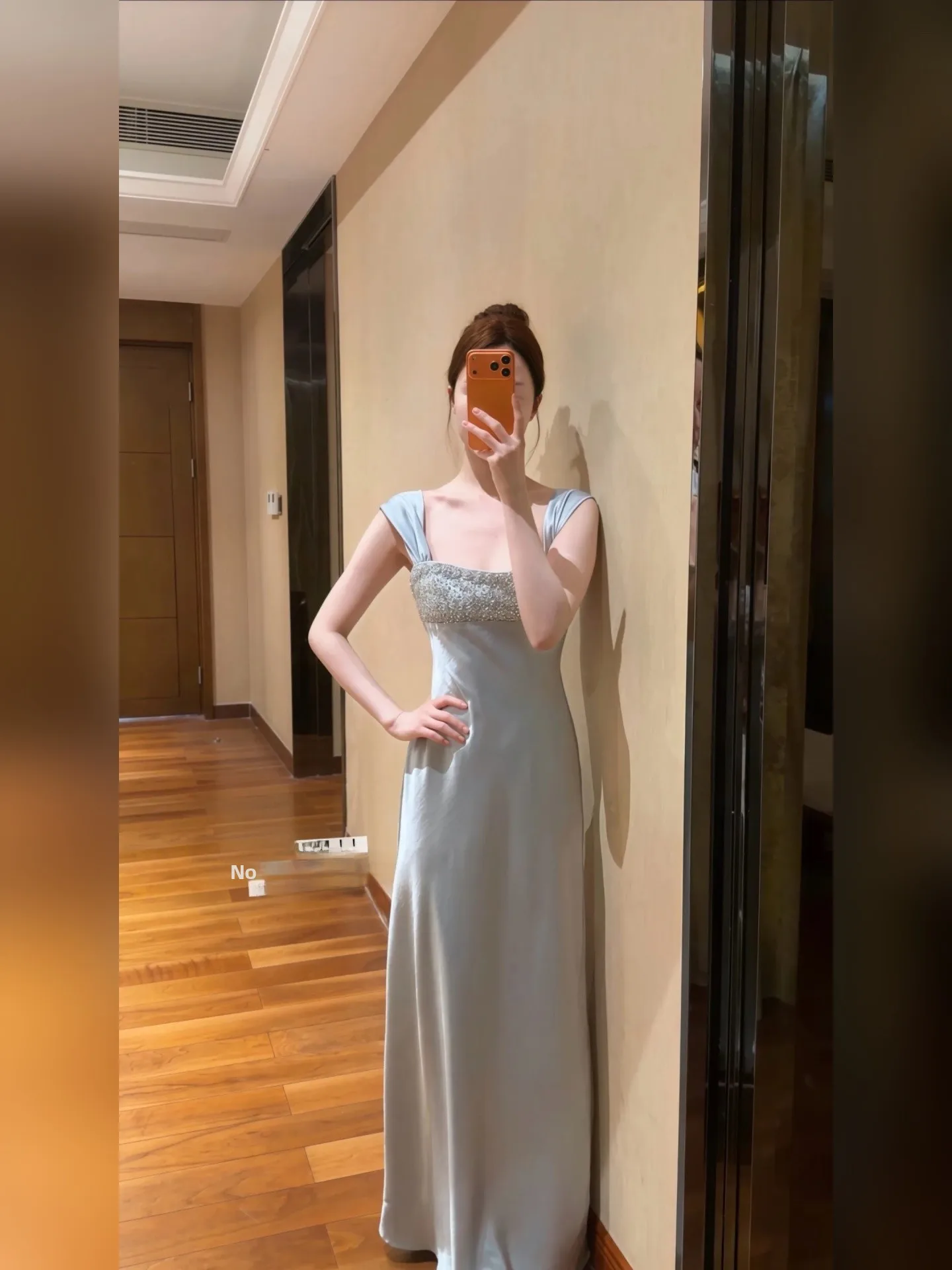 

Blue Heavy Embellished Satin Dress Women's Early Spring High-End Small Stature Elegance Waist-Cinching Birthday Long Dress