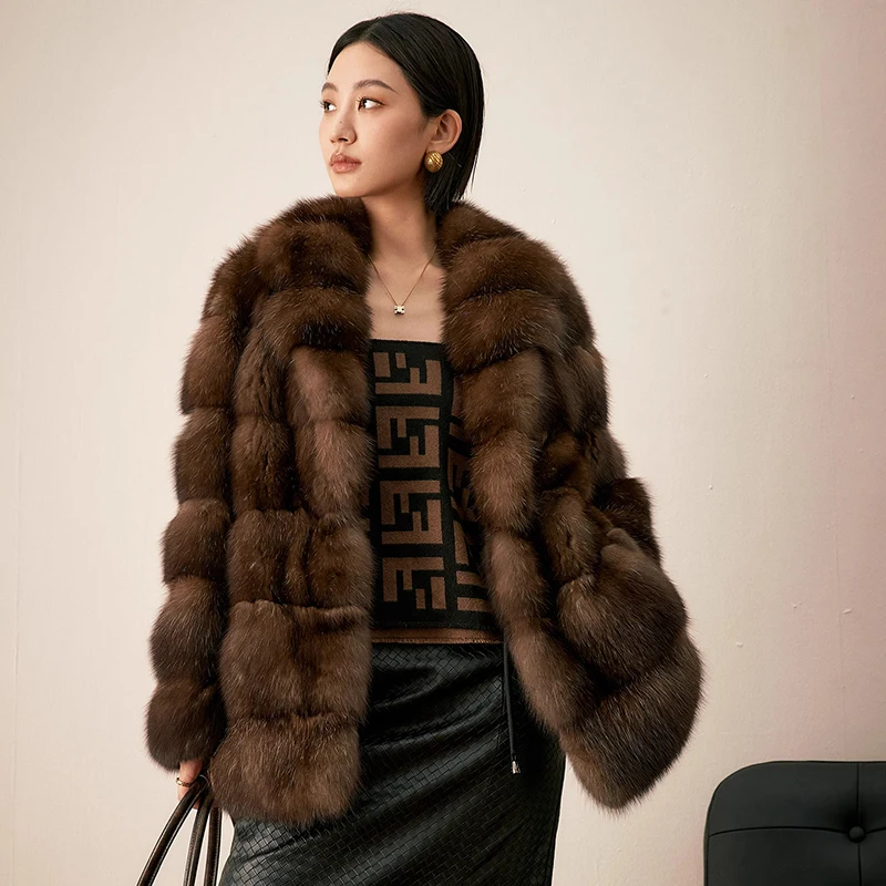 Kurtka zimowa damska Ftangaiur, płaszcz z prawdziwego futra norek rosyjskich, gipsówki, luźny krój, wykładany kołnierz, wysoki poziom luksusu, średniej długości, prawdziwe futro norkowe.