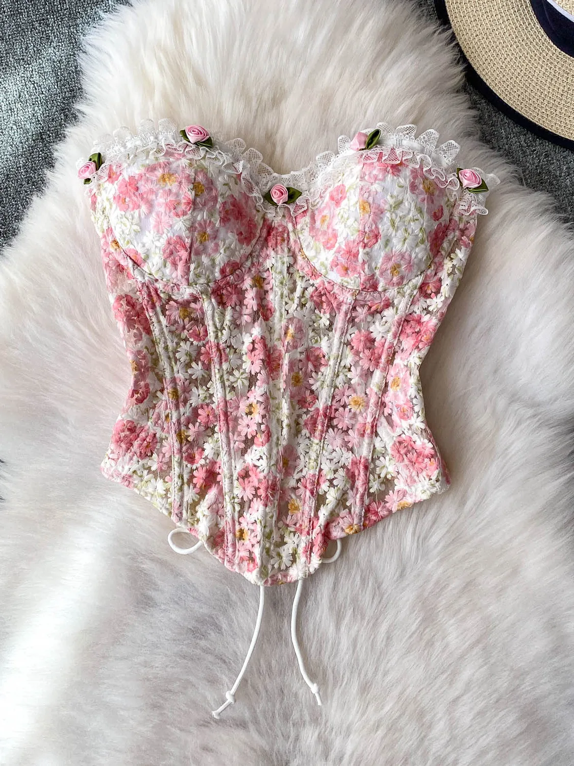 

Женский летний укороченный топ Ele Sweet с кружевной вышивкой, сексуальный утягивающий жилет с V-образным вырезом и цветочным узором