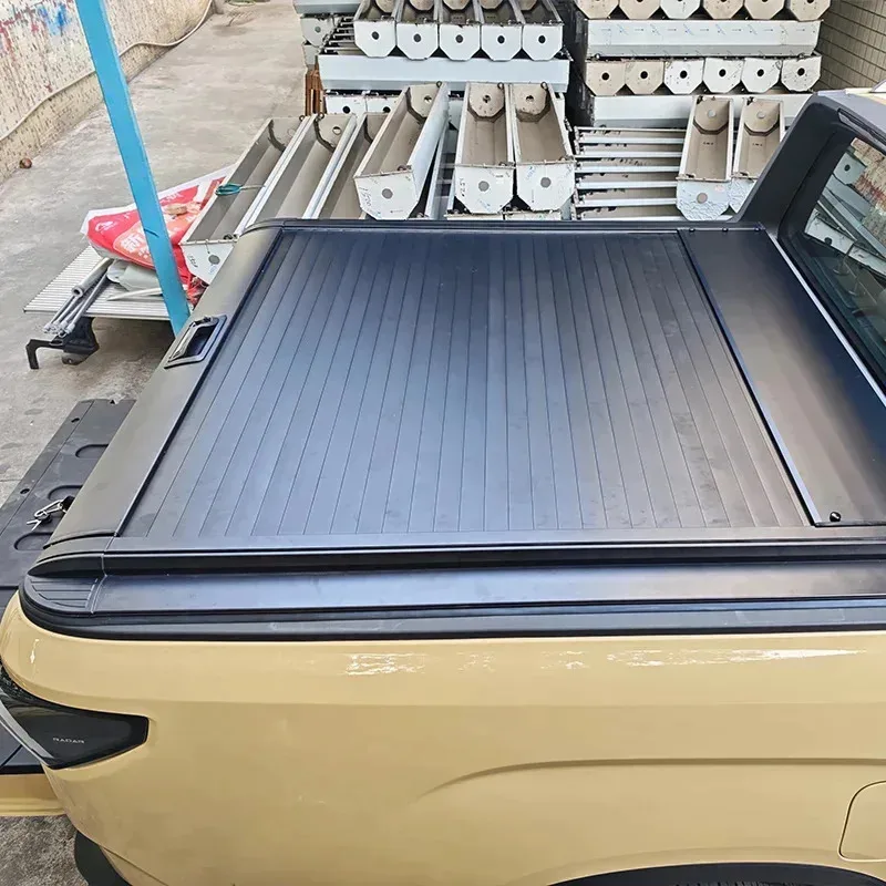 

Аксессуары для пикапов: Алюминиевая выдвижная роллетная крышка кузова (жесткий тент) для 2023 года