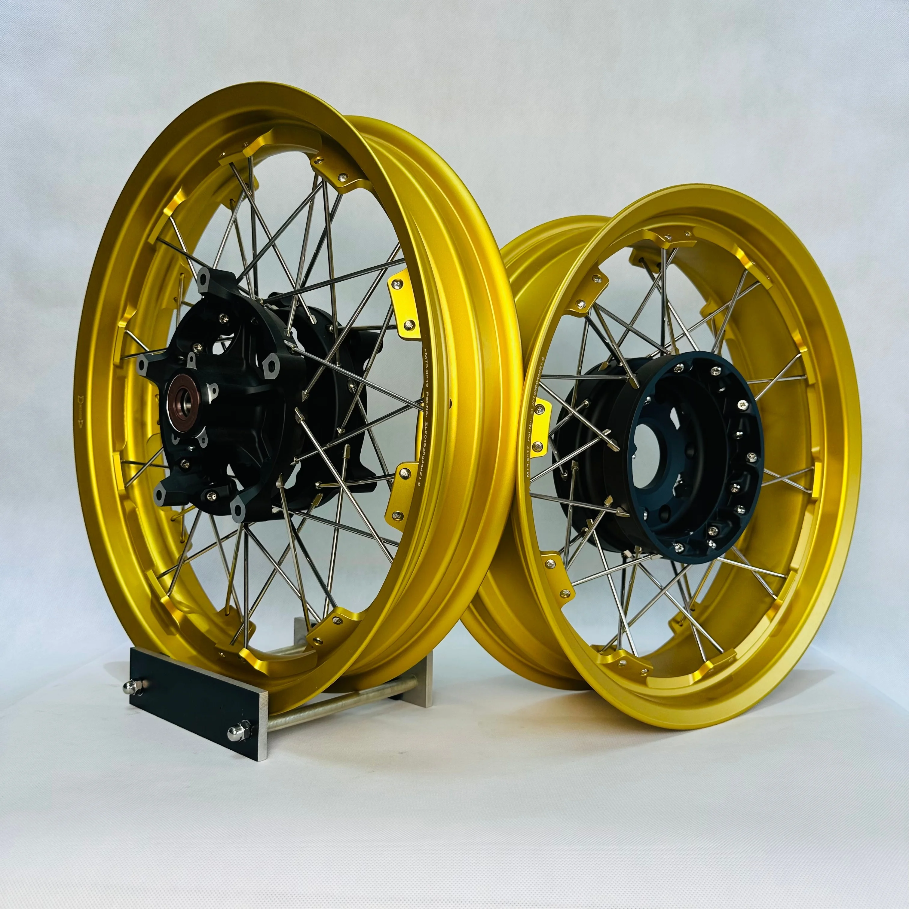 Tubeless Spoked Wheel Hub,One-piece Forged Wheel Hub Suitable for BMW R1200GS/R1250GS/R1300GS Wheel Hub Modification！！