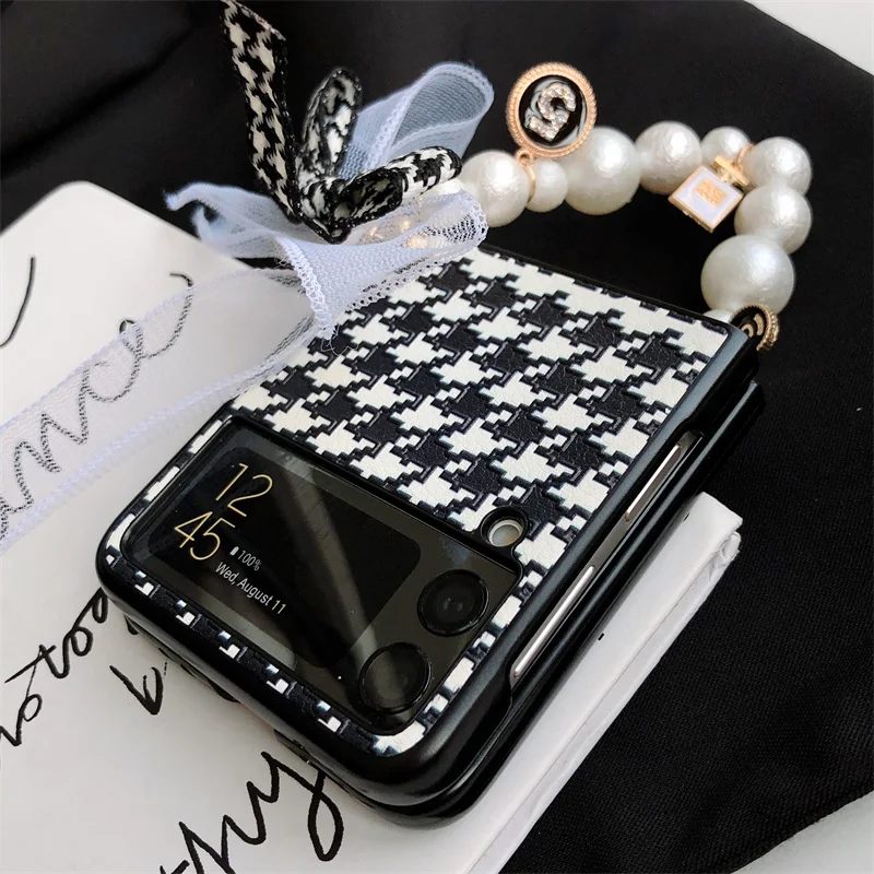 Elegante custodia portatile per telefono con ciondolo Bowknot in pizzo con bracciale di perle smerigliate per Samsung Galaxy Z Flip 5 4 3 Cover in