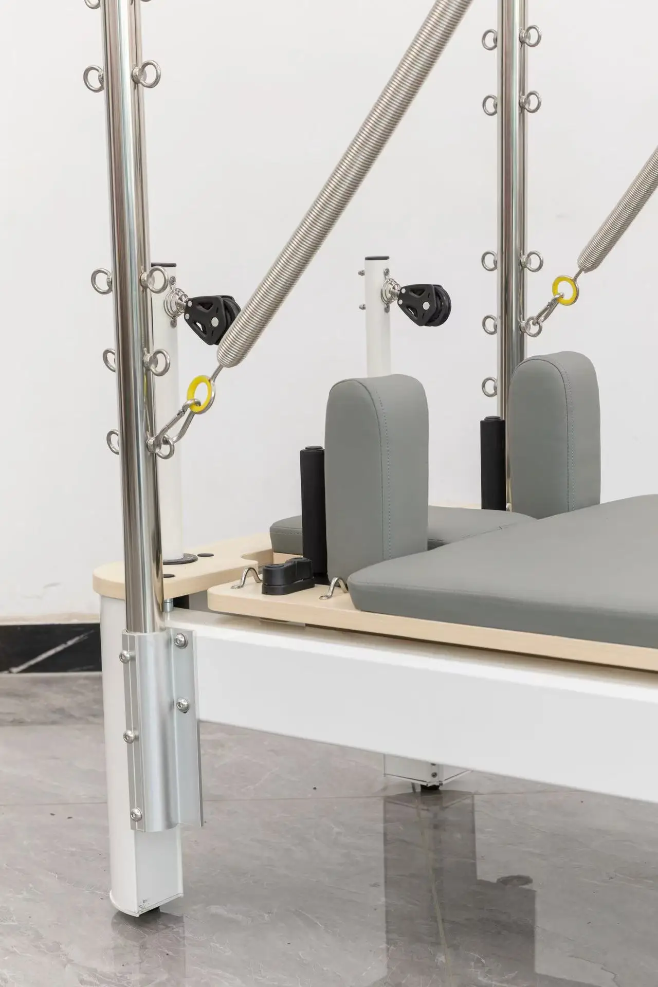 Economical Durable Two in One Pilates Reformer with Aluminum Alloy Frame for Yoga Fitness Gym Studios Health  Body Training