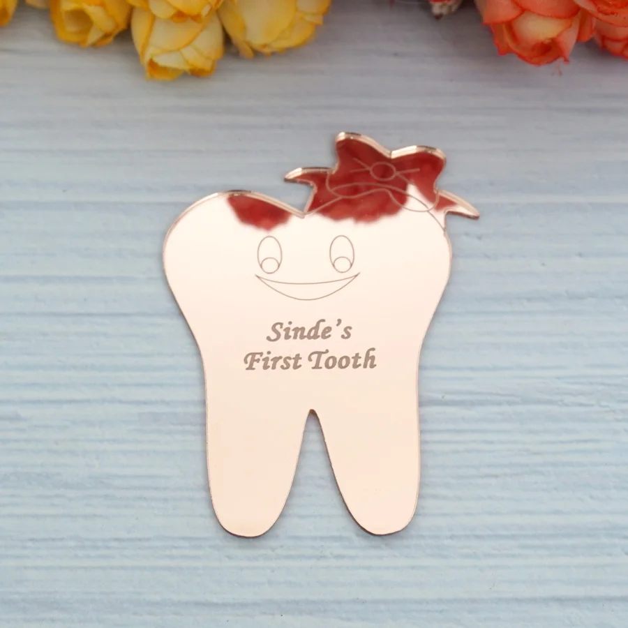 사용자 정의 8x6cm 귀여운 아기 첫 번째 치아 태그 아크릴 거울 개인화 된 초대장 Babyshower 기념일 파티 선물 장식