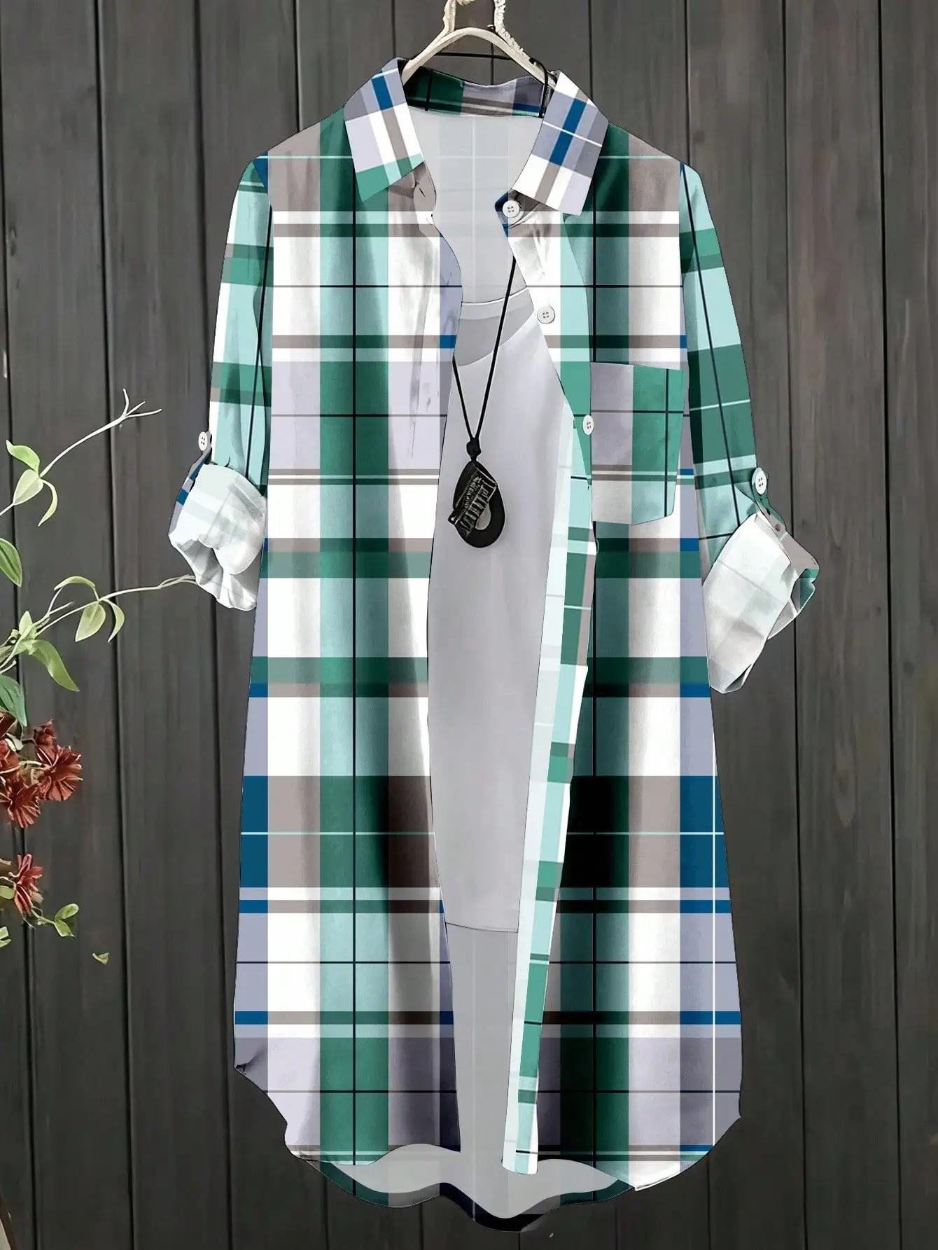 

Женское платье-рубашка свободного кроя в клетку с откидными рукавами для повседневной носки осенью