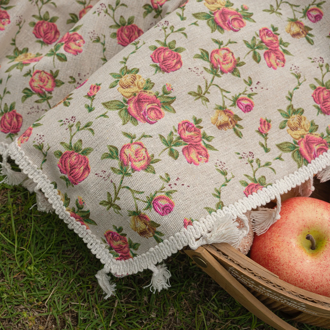 1pc/Bohemian rose countryside style foldable outdoor picnic mat suitable for beach travel, camping, and hiking