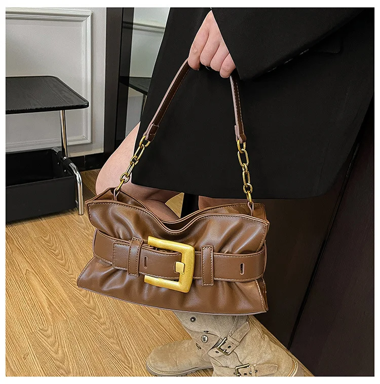 مصمم الأزياء حقيبة الكتف الفاخرة الرجعية الاتجاه تصميم مطوي الأجهزة النسائية حزام مشبك حقيبة يد حقيبة جلدية ناعمة المرأة