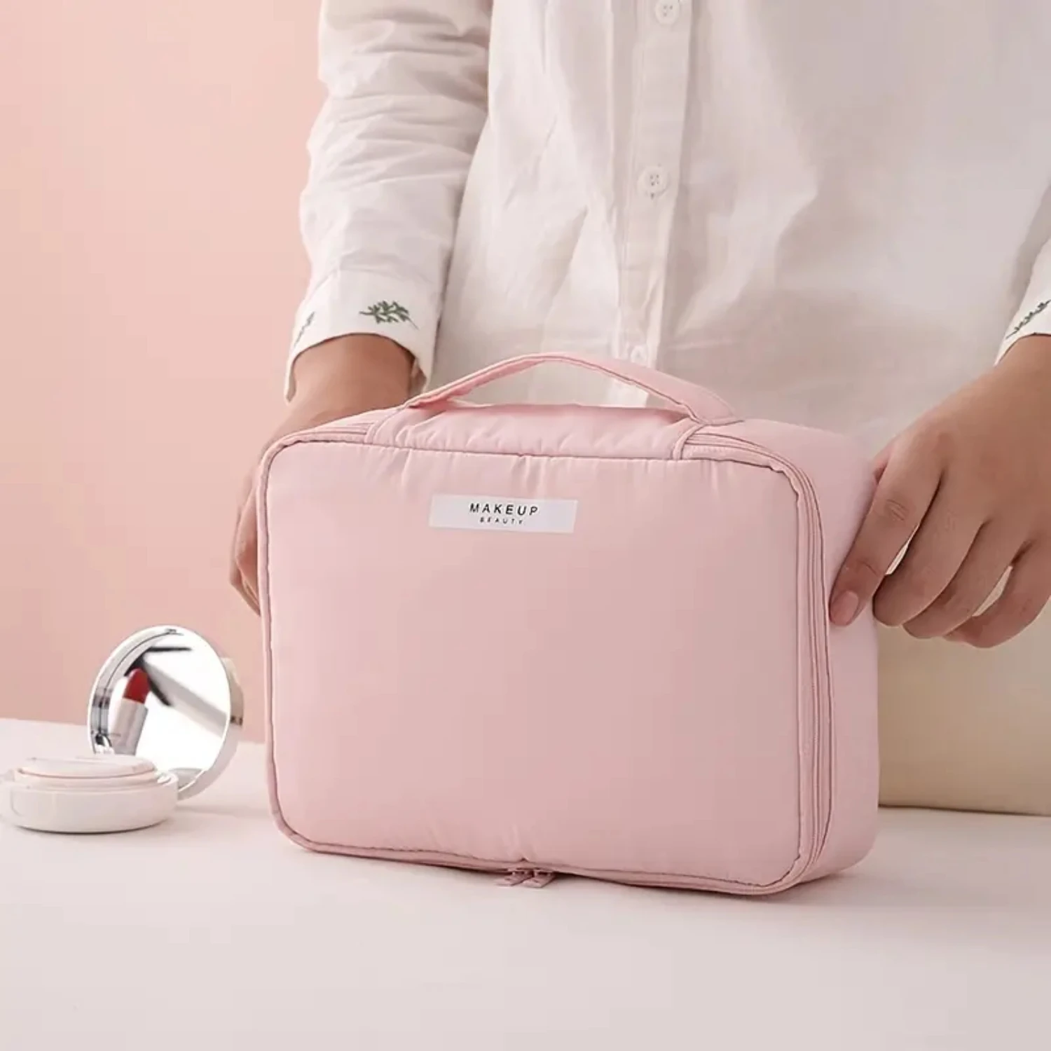 Convenient, Stylish, and Minimalist Large Capacity Cosmetic Travel Organizer Bag for On-the-Go Travelers - Ideal Trendy Beauty E