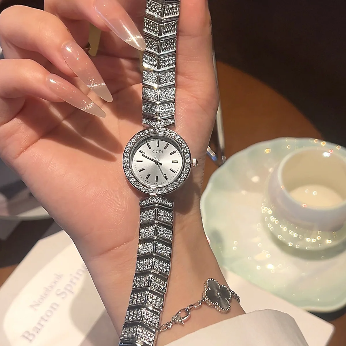 

Women's Watch Light Luxury Full Diamond High Beauty Waterproof Ladies Bracelet Fashion Watch for women gift