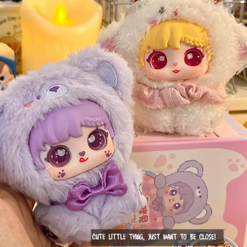 2025 Baby Three Sanmi Little Treasure Hand In Hand Serie Plüsch Blind Box Niedliches Mini Plüschtier Desktop Ornament Kawaii Spielzeug Geschenke