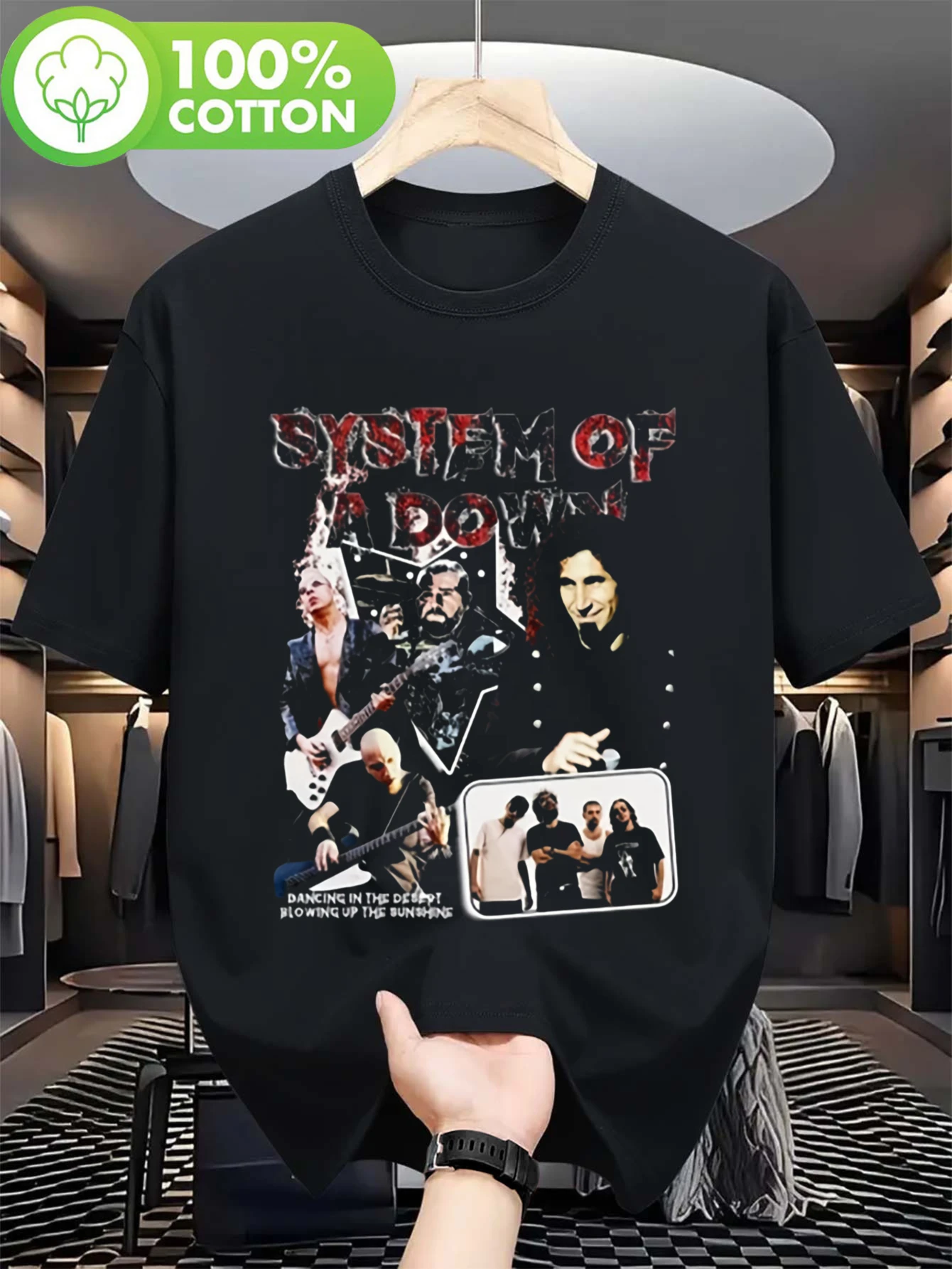 Camiseta para hombre con estampado de la banda System of A, hecha de tela pesada de 180G. Muestra los nombres de los miembros de la banda (Serj Tankian, Daron Malakian, Shavo Odadjian, John Dolmayan) junto con el arte del álbum. Camiseta Casual con Cuello Redondo