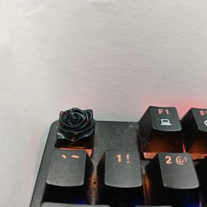

Romantic 3D Rose Keycap Handmade Craft Cross Compatible Perfect Gift for Valentine's Day and Wedding Ceremony