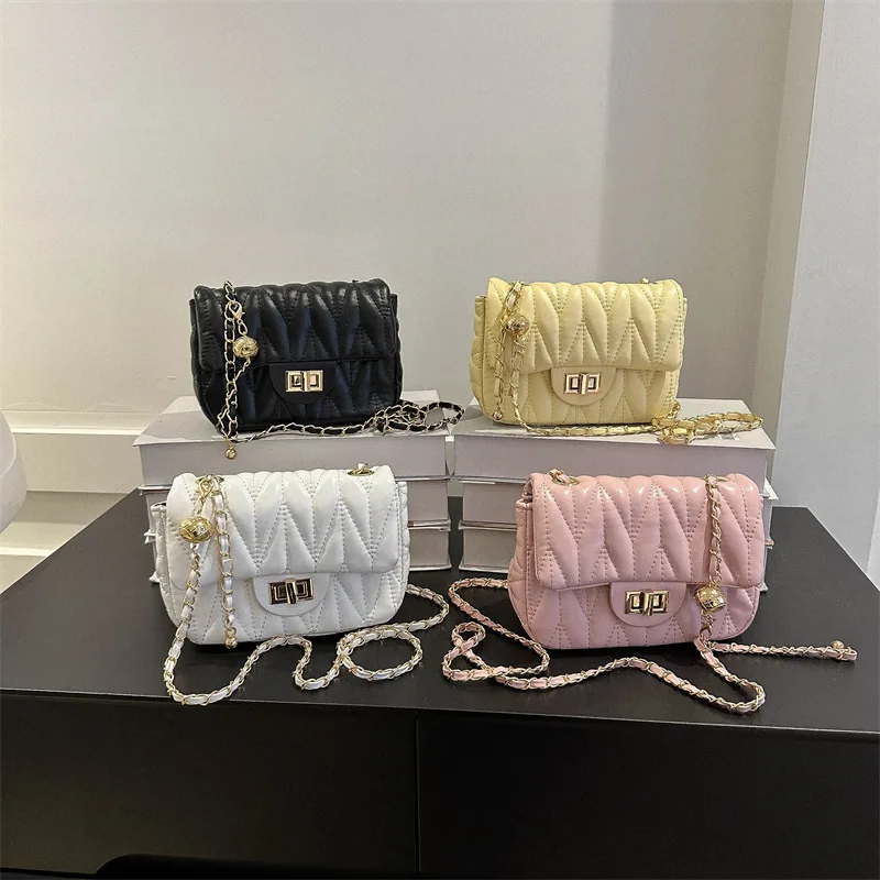 

2025 Spring Summer Women Crossbody Bag, Fashion Metal Chain Strap Shoulder Bag, Chic Small Square Purse for Daily Casual