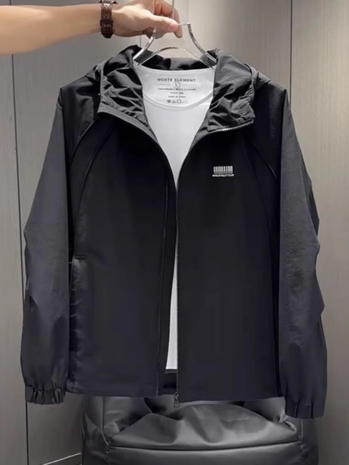 

Faionable Casual Men's Jaet with Hood Polyester Fiber Windproof Long Sve Regular Fit Outerwear for Spring Autumn