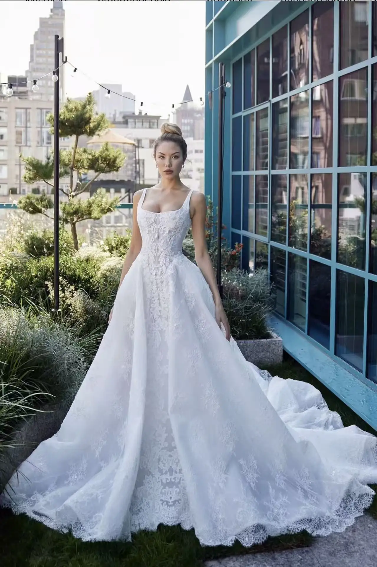 Uma vida personalizado-feito renda completa brilhante vestido de casamento robe sem mangas longo trem vestido de noiva pescoço quadrado sem costas vestido de novia