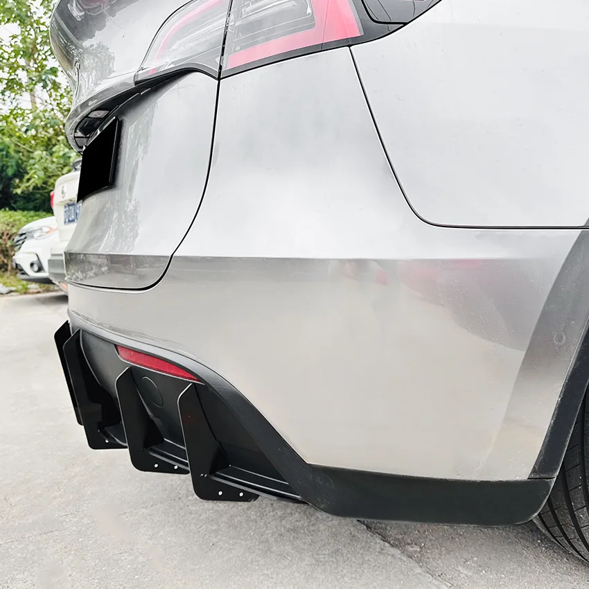 Car Rear Lip Tail Spoiler Protection Cover Rear Bumper  Lip Diffuser Spoiler Protection Plate Trim For Tesla Model Y 2019-2023+
