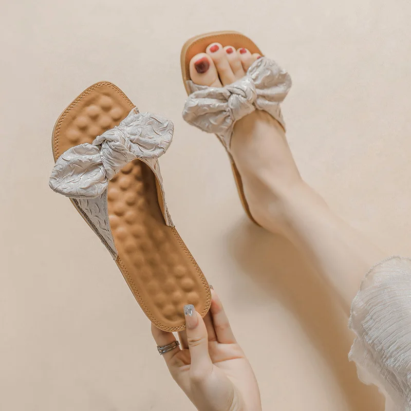 Women Wearing Slippers For Summer Wear 2023 New Flat Bottomed Soft Bow Shaped Beach Flip Flops, Size 35-43
