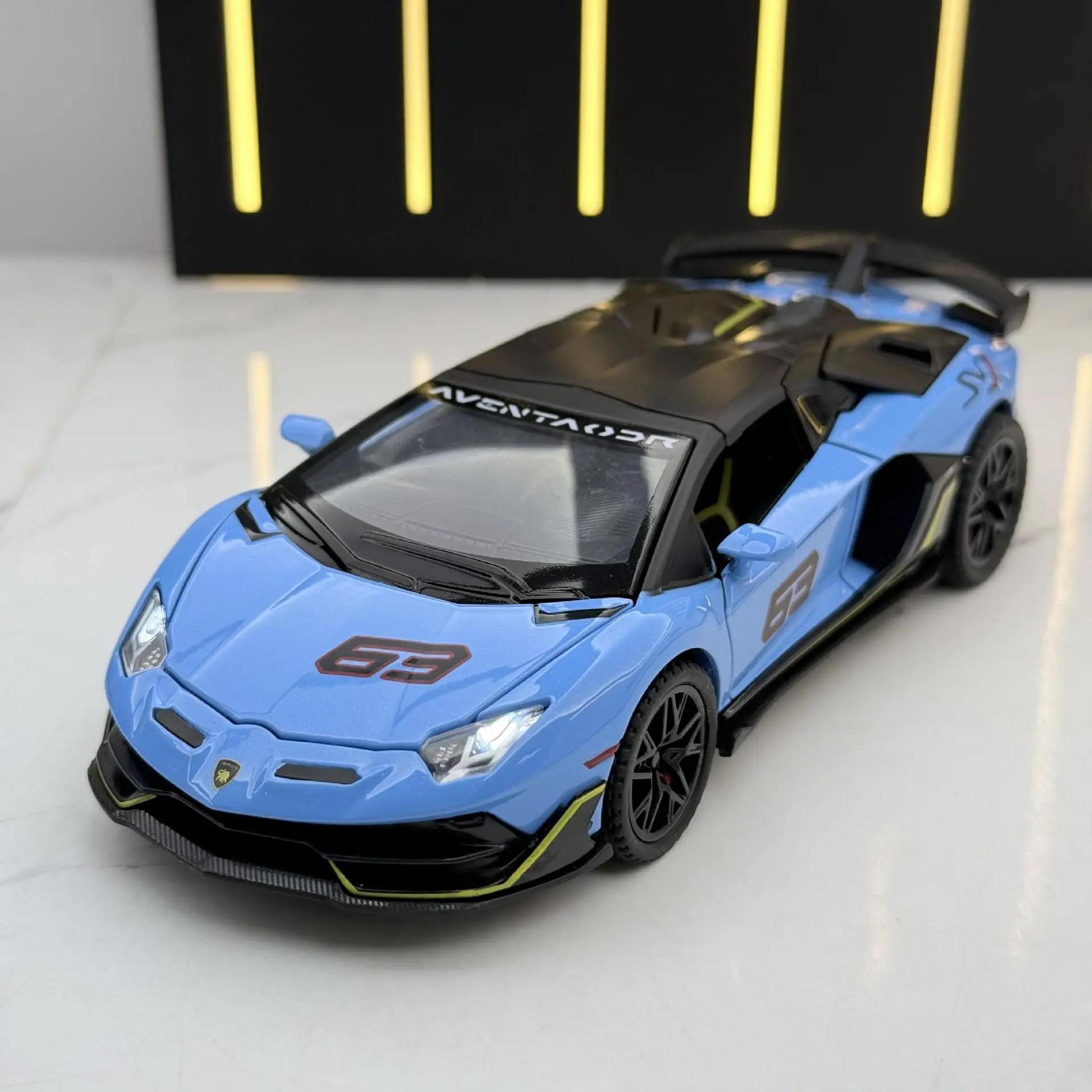 1:32 SVJ63 Roadster Sound and Light Pull Back Toy Model Ornament Diecast Alloy Car Model Collectible