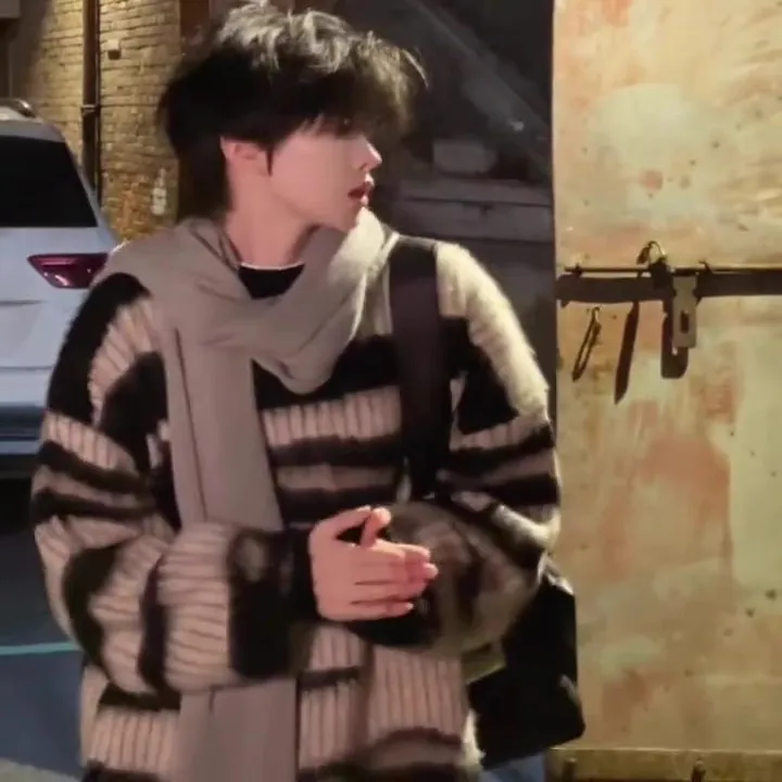 

Loose Striped Knitwear for Teenage Boys Large Size 300 Pou round Ne Casual Sweater Autumn Winter Hong Kong Sle Vintage