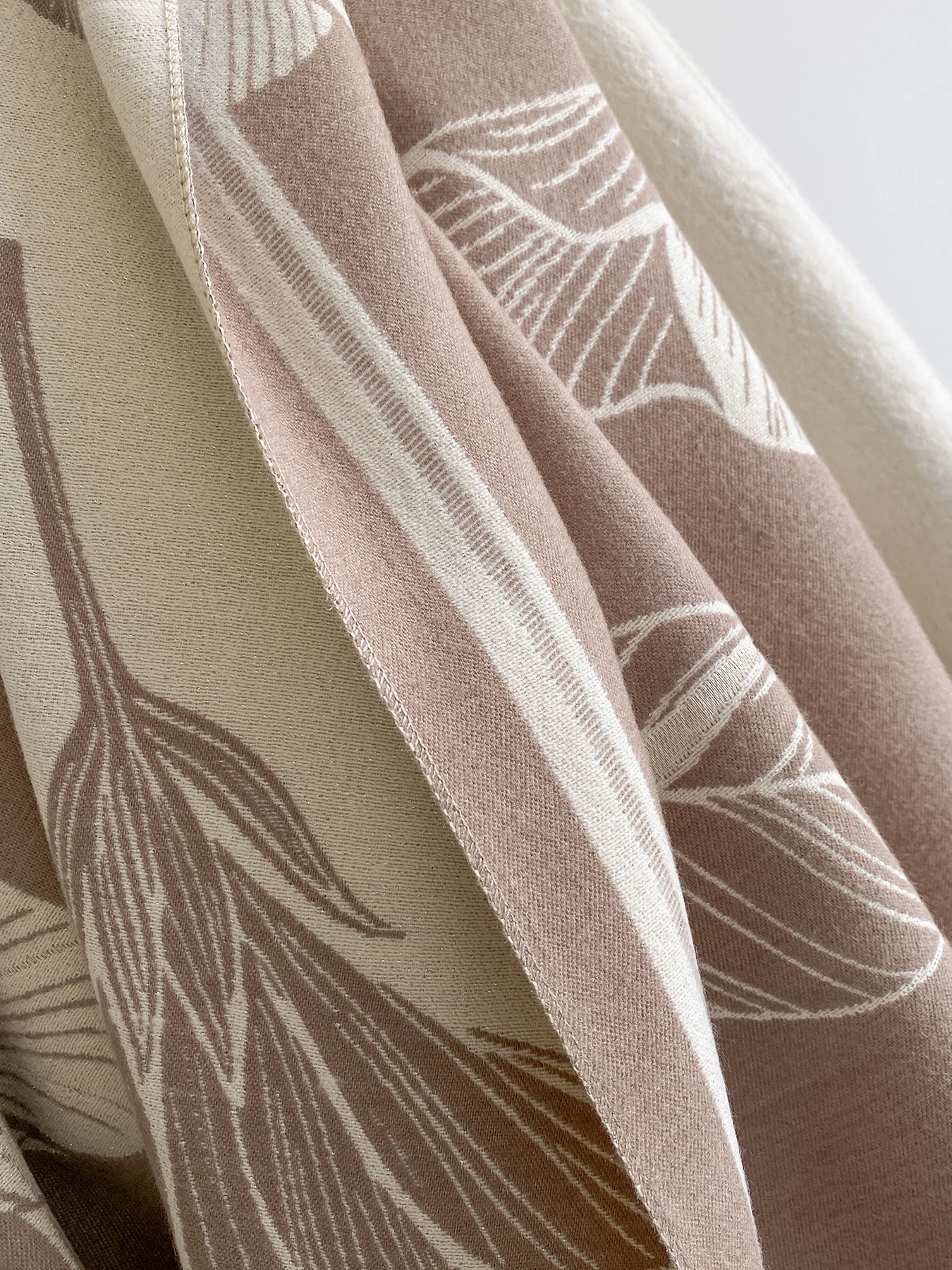 Ladies Soft Imitation Cashmere Scarf Wrap, Minimalist Sketch Floral Pattern Shawl with Fine Fringe