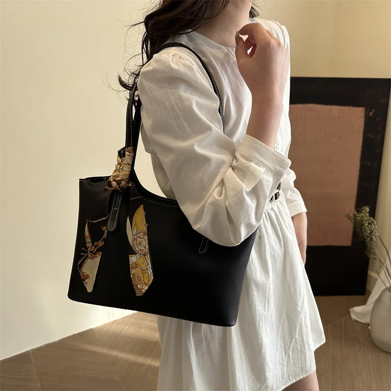Fashionable Tote Bag for Women Shoulder Bag Large Capacity Casual Purse and Handbag Retro Simple Designer Bags Bolsos De Mujer