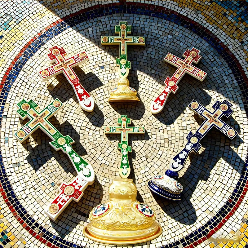 Neues Orthodoxes Kruzifix, vergoldetes Standkreuz mit religiösen Porträts, christliche Altardekoration für Zuhause, orthodoxes Geschenk – Detail 10