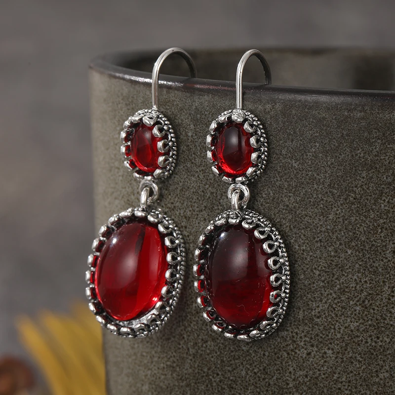 Vintage Inlaid Red Oval Stone Women Earring Classic Personality Ancient Silver Color Drop Earrings Wedding Party Jewelry Gifts