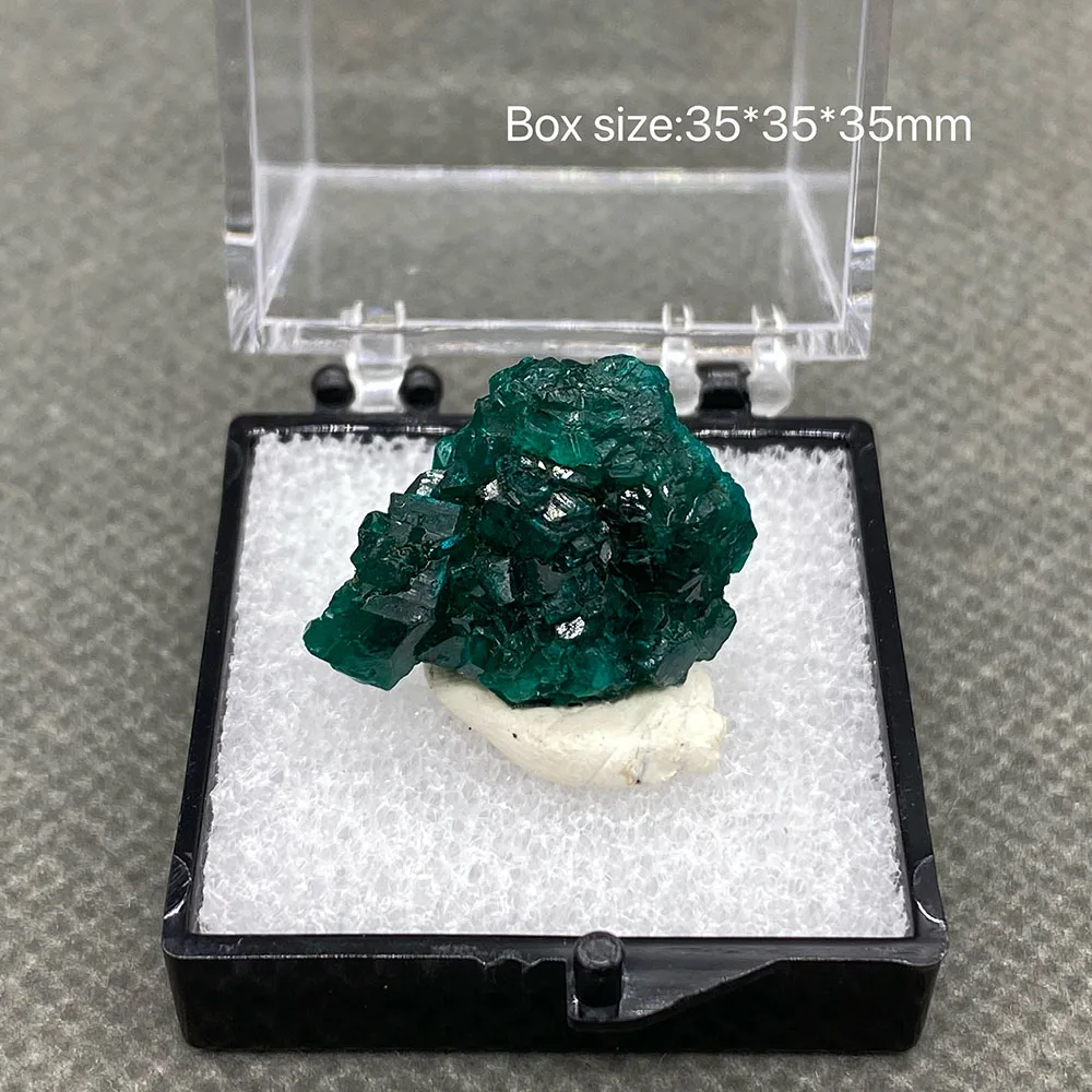 

100% Natural Congo green Dioptase Mineral specimen stones and crystals quartz + box size:35*35*35mm