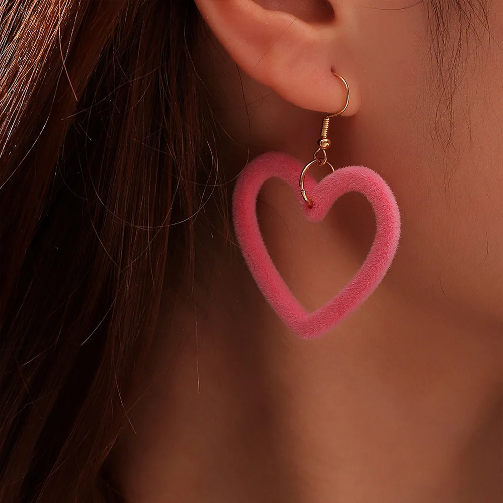 Fashion Cute Hollow Love Ear Hooks Simple Flocking Peach Heart Earrings for Women Sweet Girls Party Valentine's Day Jewelry Gift