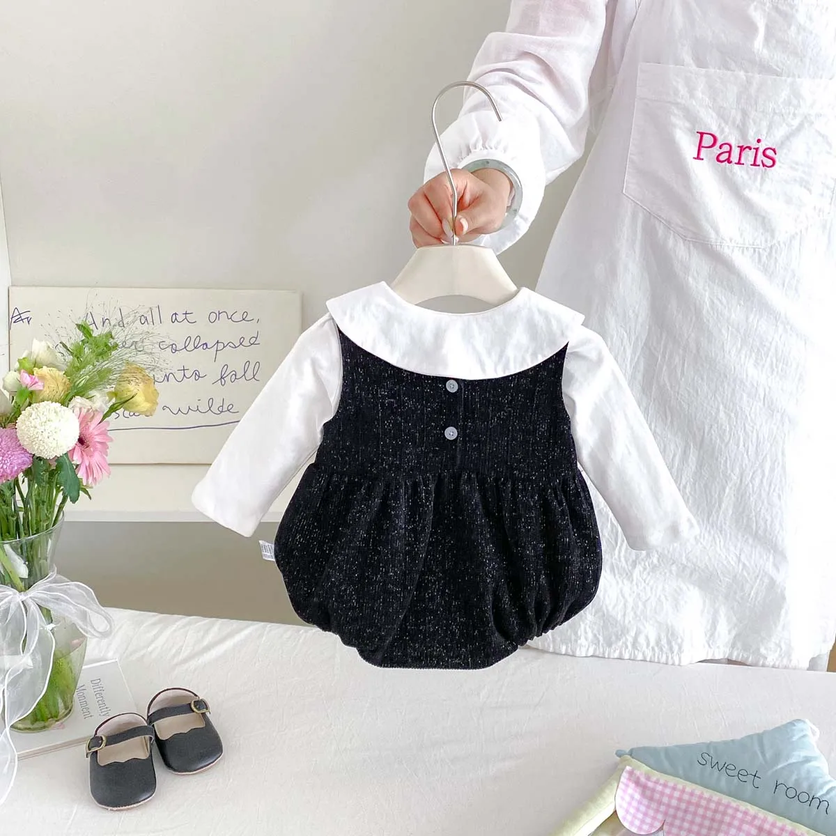 Korean-Style Two-Piece Set for Baby Girls: Doll Collar Bowknot Embroidered Long-Sleeve Top + Fine Glitter Corduroy Vest with Floral Triangle Romper, Infant Spring and Autumn Outfit