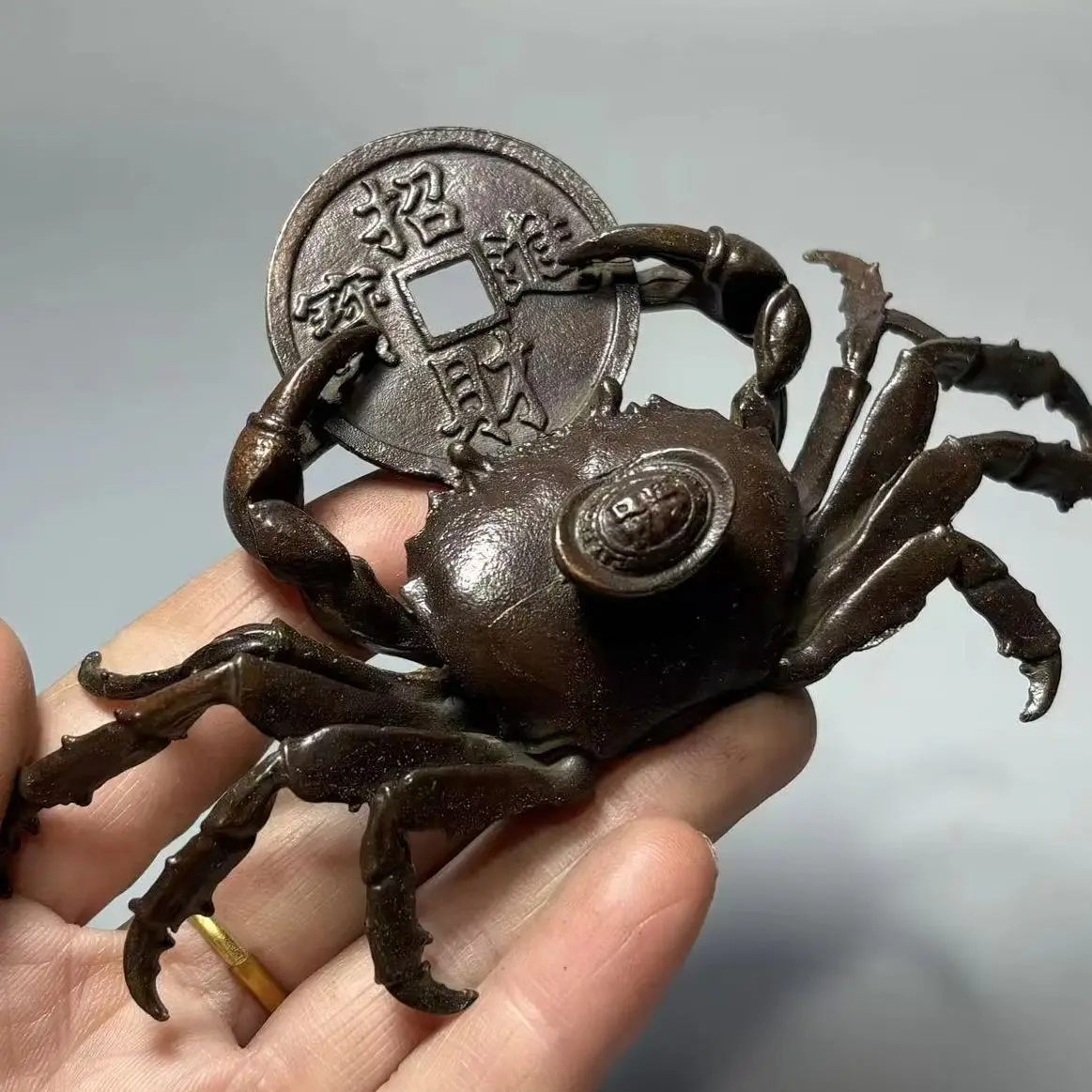 

Solid Carved Crab Figurine for Home Desktop Decoration, Tea Table Tea Pet, Copperware - Eight Directions for Wealth, Attracting