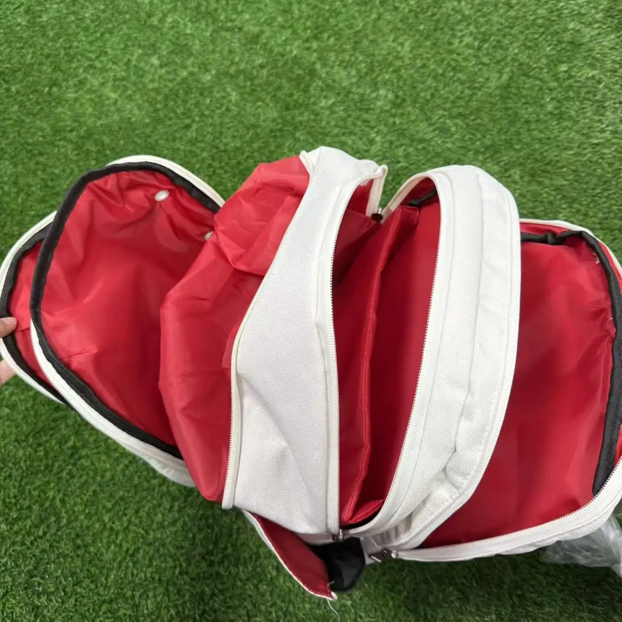 Wilson TOUR Leisure Series Tennis Bag 2025New Men's and Women's Large Capacity Multi functional Backpack Professional Sports Bag