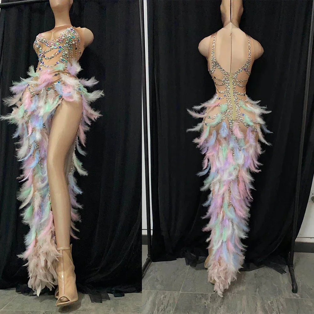 แขนกุด Embellished Multi-สี Feather ผู้หญิงวันเกิดชุดยาวเพิร์ลแยกไม่สมมาตรชุดราตรีชุดราตรี