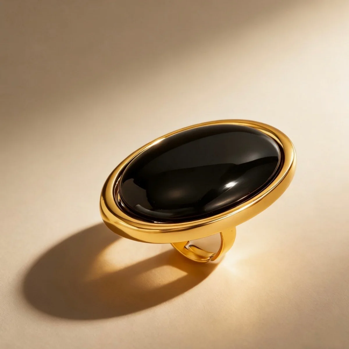 Französischer Retro-Ring mit übertriebenem ovalen roten Edelstein, verstellbar, schlicht, goldfarben, Schmuck, Modeaccessoire, Geschenk – Detail 4