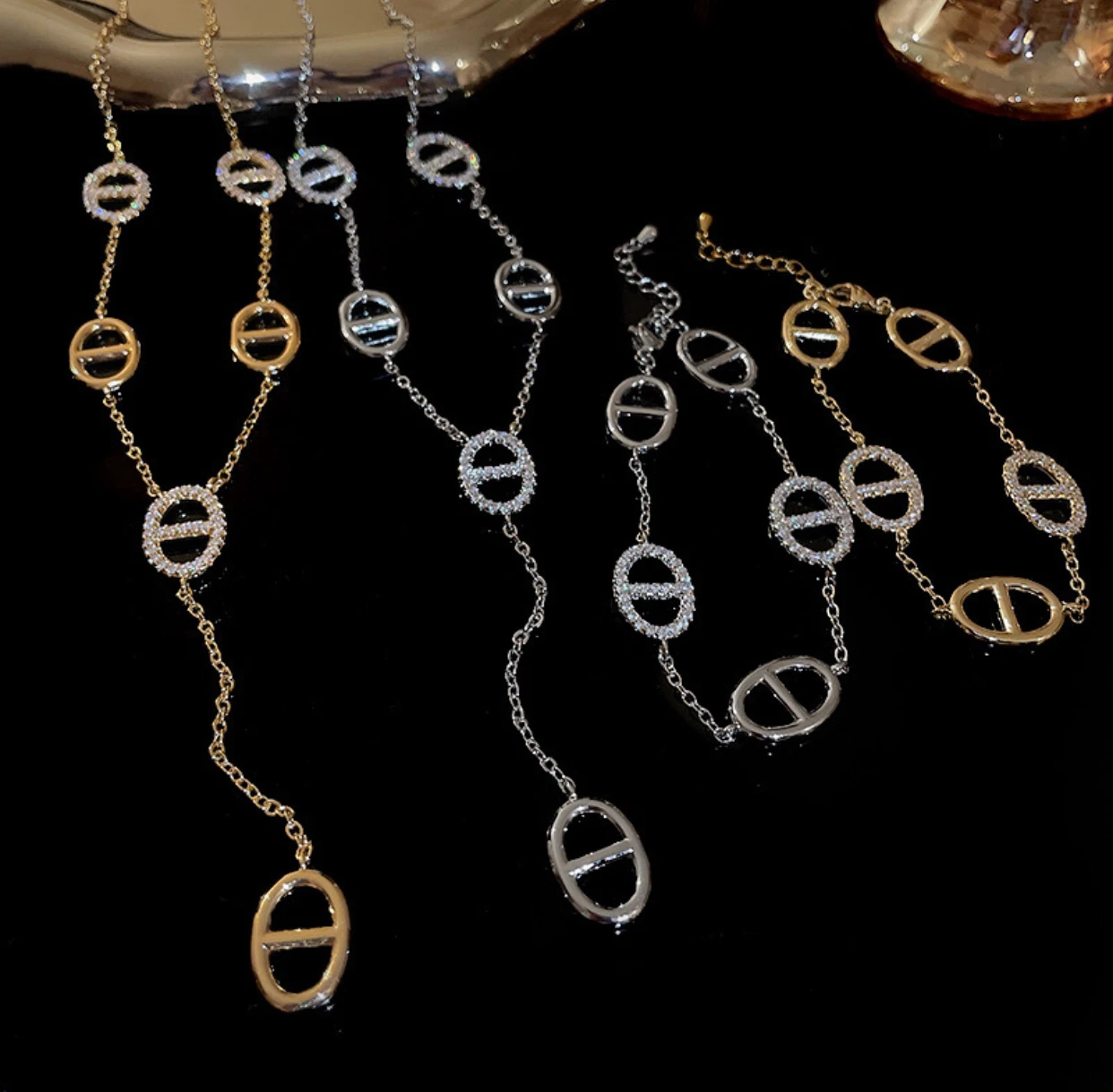 

Luxury fashion commuter necklace high spirits versatile necklace bracelet women