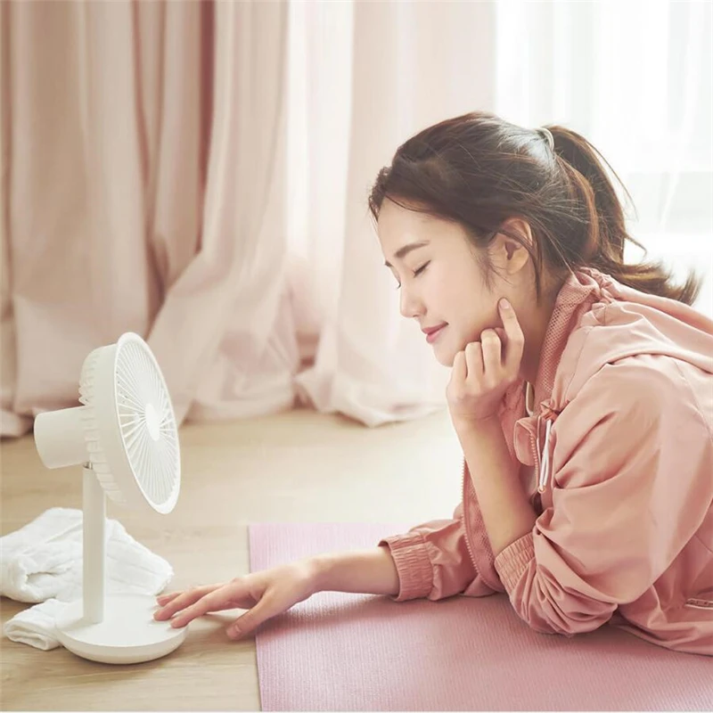 Solove Desktop Fan 60 Degree Shaking Head Height Wind Speed Adjustable 4000mAh Type-C Chargeable Light Portable Fan SOLOVE Make