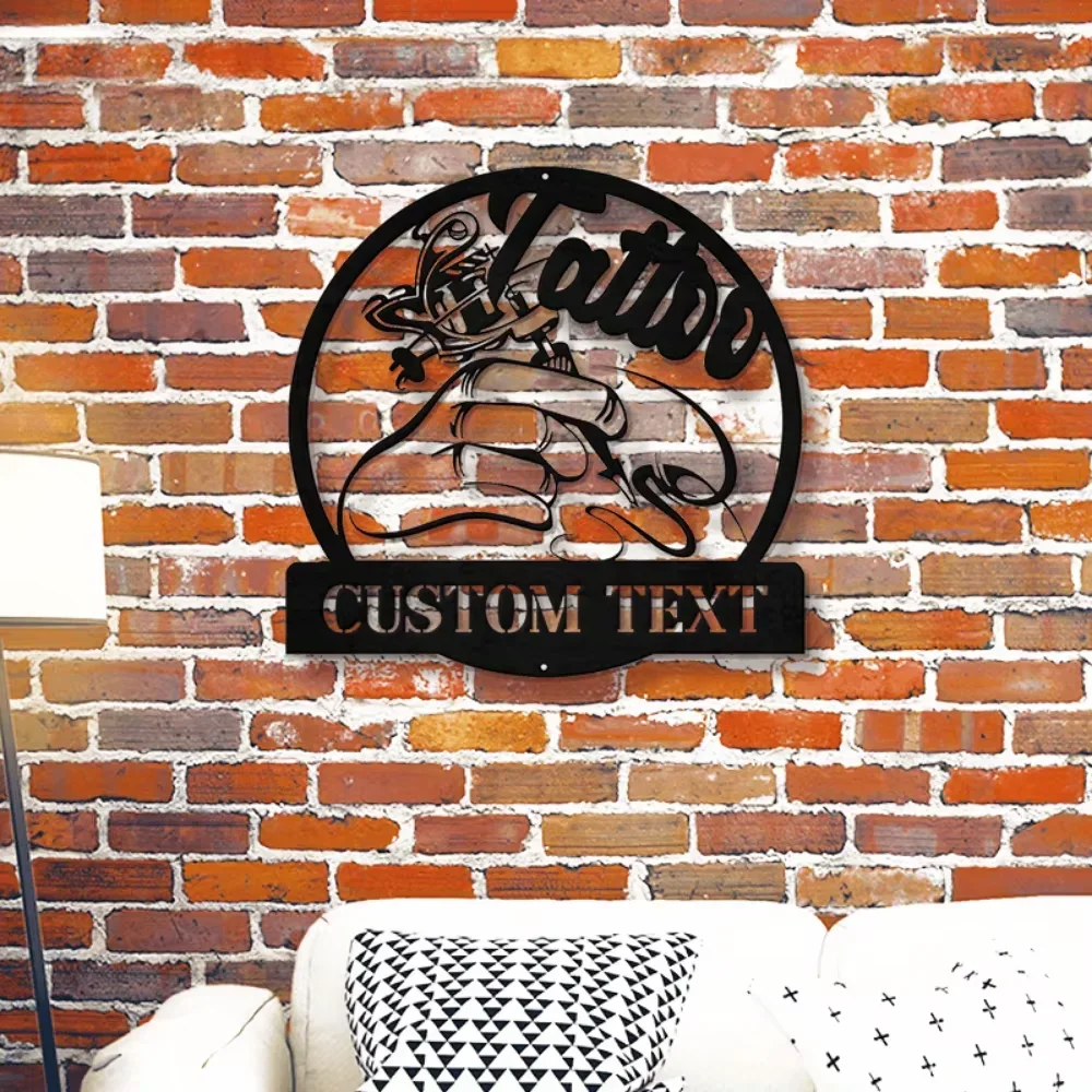 

Отличительный знак магазина татуировок на заказ. Металлические, персонализированные настенные рисунки для чернильных студий, мужские пещеры. Табличка для бизнеса на открытом воздухе.