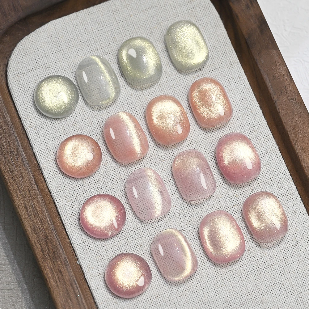 เจลทาเล็บแม่เหล็กสีทอง 8 มล./กระปุก  เอฟเฟกต์เม็ดแก้ว  แบบกึ่งถาวร  ล้างออกได้ด้วยน้ำยาล้างเล็บ  ใช้กับหลอดไฟยูวีและแอลอีดี  เจลแม่เหล็ก