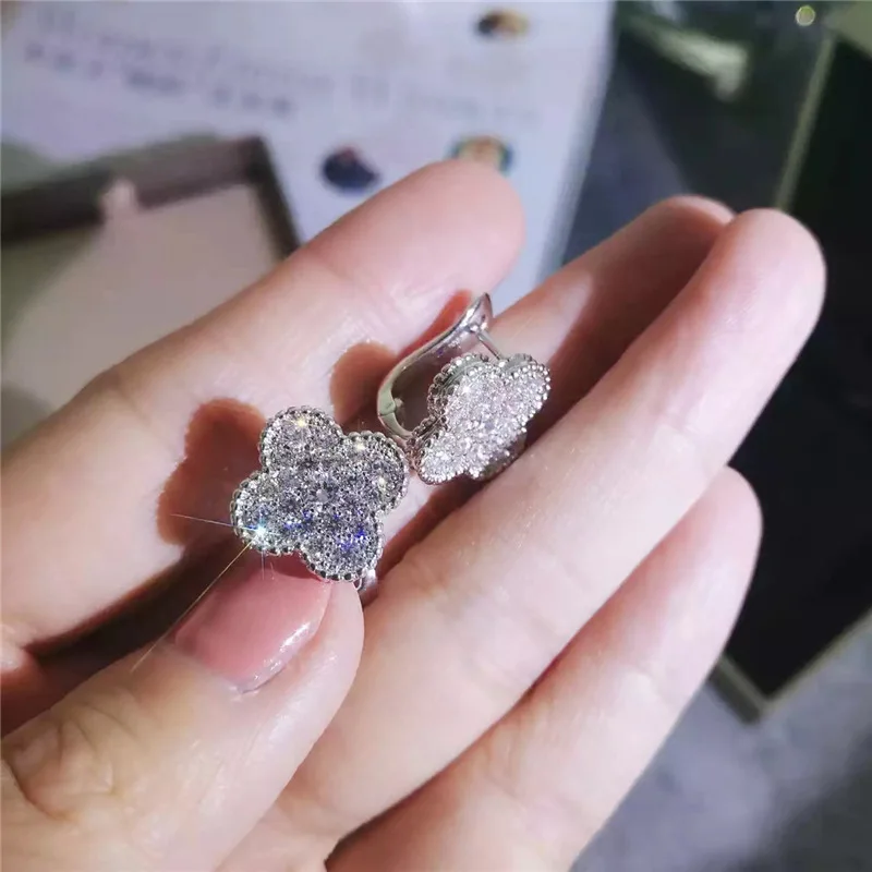 

Full Diamond Four Leaf Clover High End Ear Buckle Female Ins Light Luxury Fashion French Niche Cold Style Ear Nails
