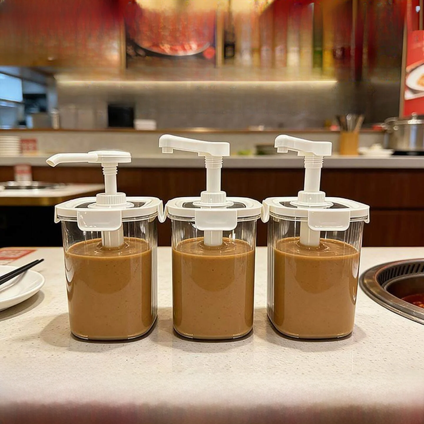 Portable Sealed Cylinder Plastic Sauce Dispenser for Barbecue Shop Spicy Mustard Oil Vinegar Soy Sauce Paste Jar view 4