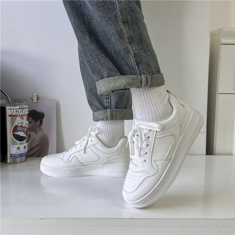 Zapatos blancos para hombre, zapatillas de deporte de malla, zapatos informales de cuero para hombre, calzado deportivo transpirable para hombre,