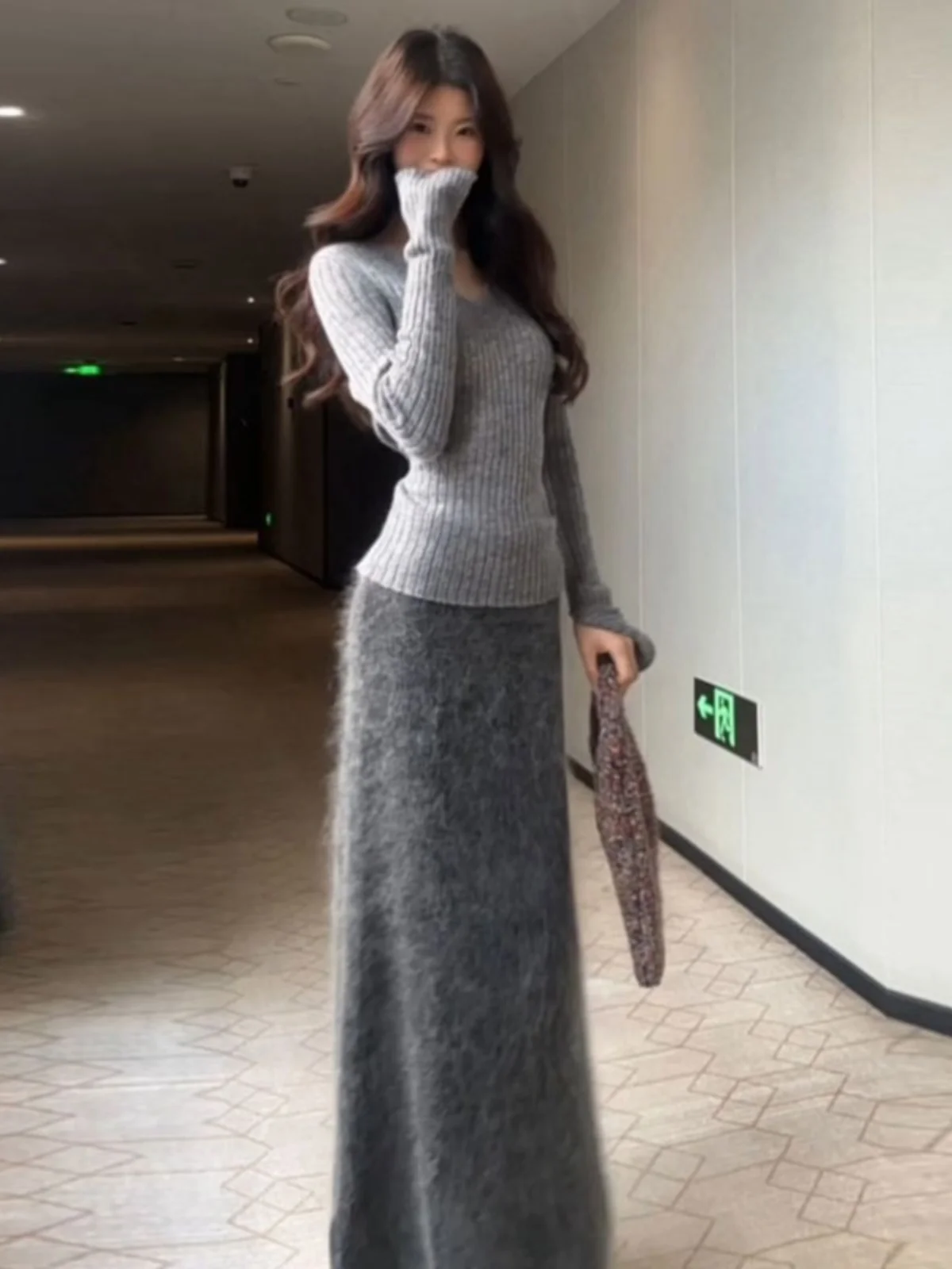 

Spring New Arrival Korean Style Knitted Sweater And Skirt Two-Piece Set Comfortable Breathable Cotton V-Neck Long Sleeve