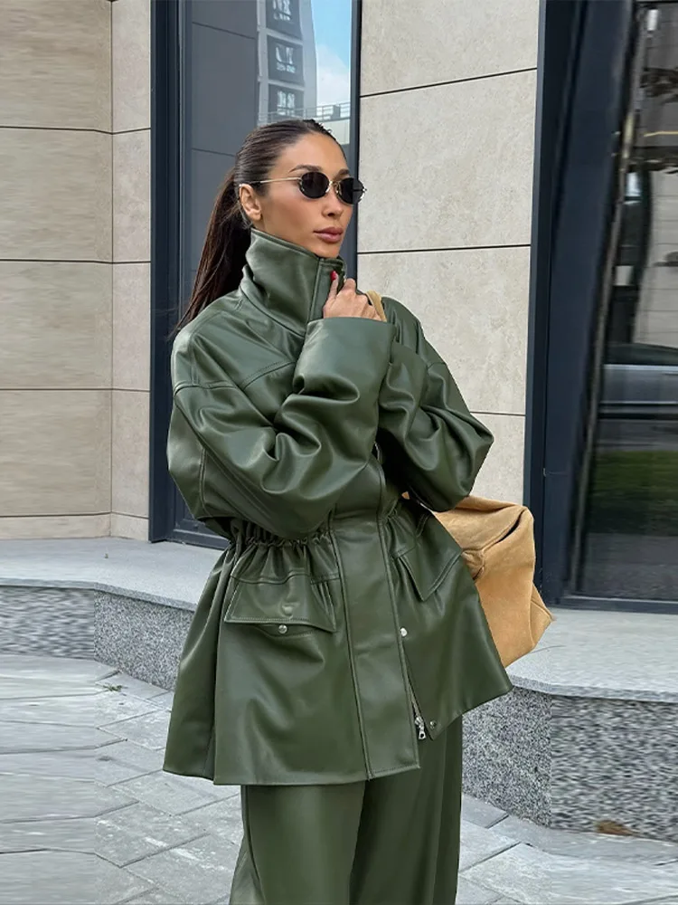 Damen Grüne Lederjacke mit Taillenschnürung Stehkragen Reißverschlusstaschen Frühjahr 2026 Damenmode Streetwear Mantel Neu
