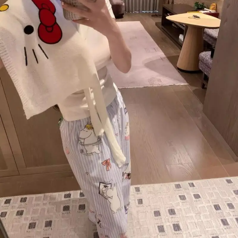 2026 New Hello Kitty Pattern Shawl Women's Summer Simple Top Dress Up Cute Cartoon Playful Knitted Shawl Sweet Girly Small Scarf view 5