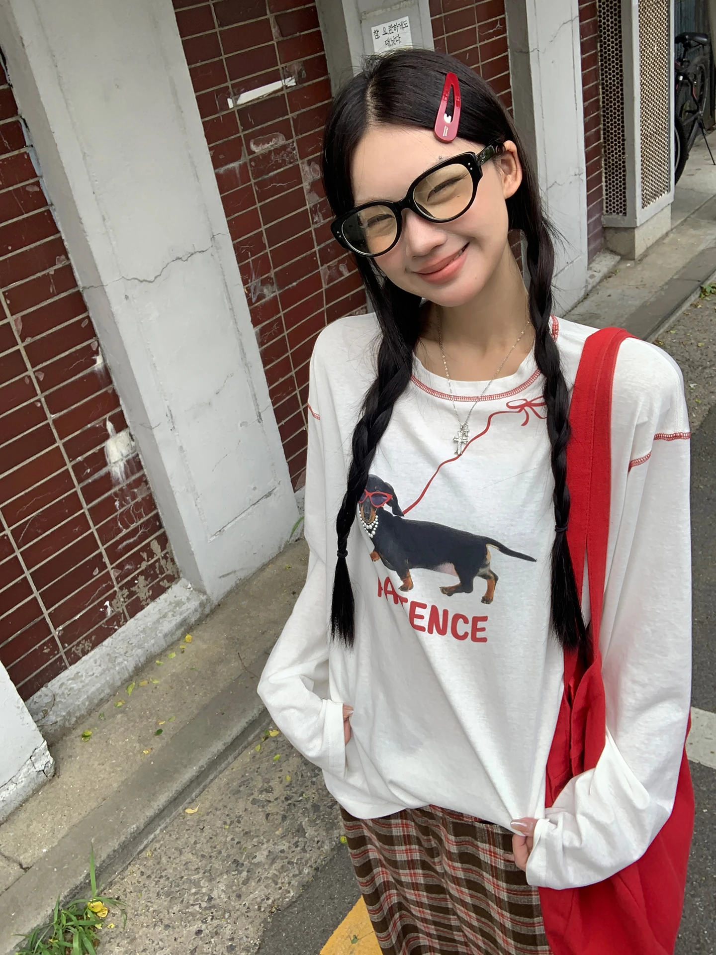 قميص نسائي طويل الأكمام بتصميم فريد وجذاب باللون الأبيض للسيدات الشابات #5