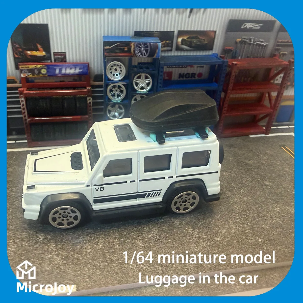 Detailed Scene: 1:64 Scale Miniature Model Repair Shop, Mini Car Roof Luggage Box, Model Car Luggage Rack, Scene with Vintage-Style Arrangement