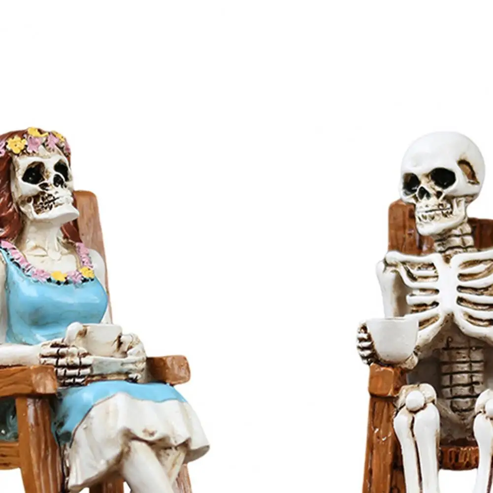 Hand-carved Resin Statue Skeleton Couple Figurine Resin Ornament Male Female Skeleton Statue on Chair Halloween Mantel Shelf