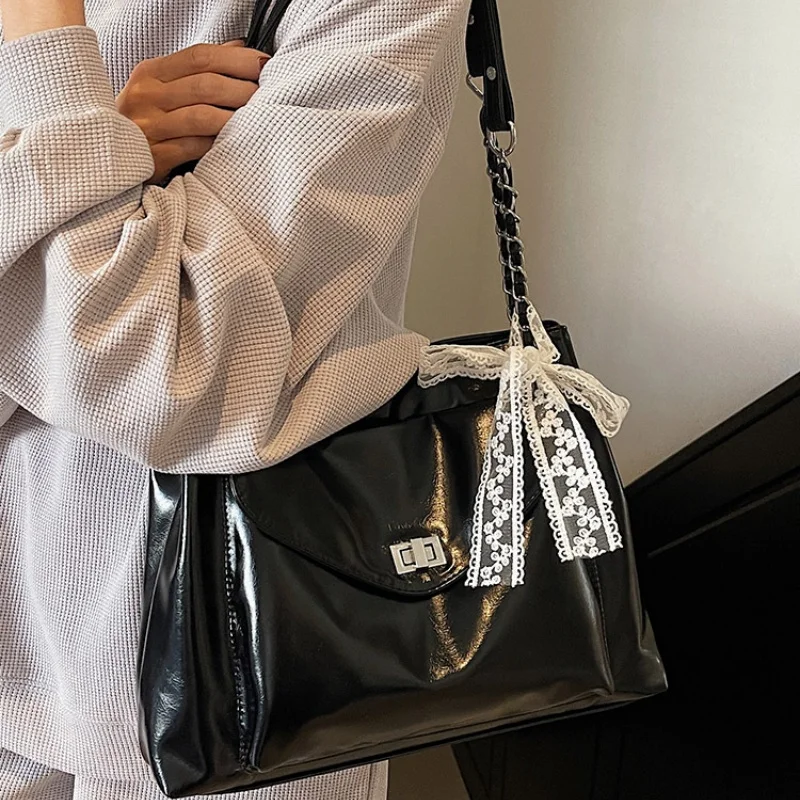 

Stylish Shoulder Bag PU Leather Crossbody Bags Casual Underarm Purse Handbag For Fashion Women Seeking Unique Designs